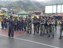 TNI Lakukan Pengamanan Pasokan Bahan Pokok di Jalur Jalan Puncak Jaya – Wamena
