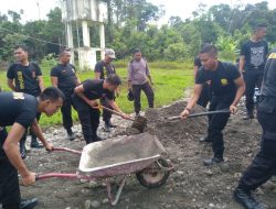 Sambut Hut Brimob Polri Ke -74, Brimob Yahukimo Gelar Bakti Sosial