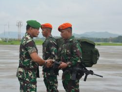 Kasdam XVII/Cenderawasih Serah Terima Satgas Paskhas TNI AU BKO