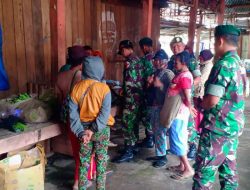 TNI Gelar Layanan Kesehatan di Pasar Oksibil