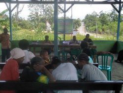 TNI Ngajar Aksara Dasar di Arso