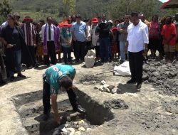 Bupati Meletakan Batu Pertama Pembangunan Gereja GKI Jemaat Efesus Tomisa
