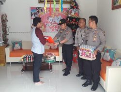 Jelang Natal, Polsek Japut Berbagi Kasih Bersama Toga dan Tomas