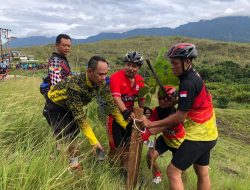 Goweser Jayapura Bersama Polres Jayapura Tanam 200 Pohon Di Bukit Teletabis