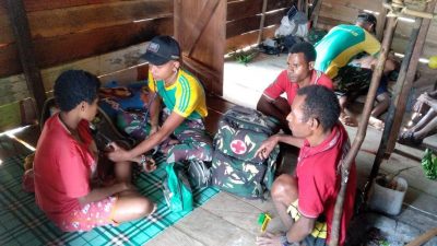 Di Perbatasan, TNI Gelar Pengobatan Door to Door