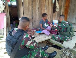 Satgas TNI Gelar Komsos Sekaligus Pengobatan Gratis
