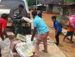 TNI Dampingi Dinas Pertanian Salurkan Bantuan Kepada Poktani Kombut