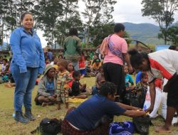 Pansus Kemanusiaan Papua Kunjungi Warga Pengungsi Asal Nduga
