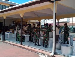 Kodam Cenderawasih dan Polda Papua Bagikan 500 Paket Makan Siang