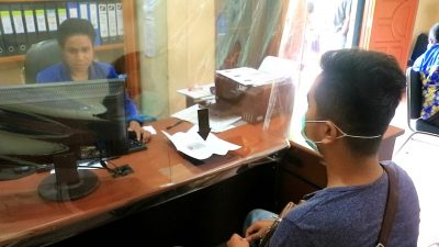 Bank Papua KCP Elelim Terapkan Sosial Dan Fisical Distancing