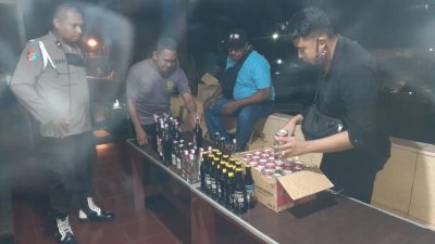 Patroli Himbau Cegah Covid-19, Polisi Malah Sita dan Amankan Puluhan Botol Miras Ilegal Serta Pelaku Pencurian