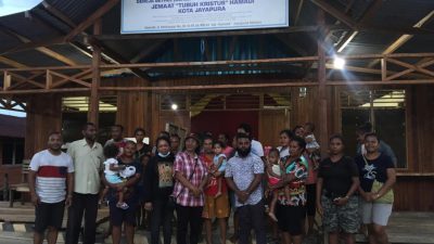 Dukung Kebijakan Pembatasan Aktivitas, Sekwan DPR Papua Kembali Salurkan Bantuan Kasih