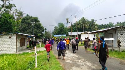 Warga Dari Kampung Kehiran dan Toware Kembali Bentrok, Perempuan Serta Anak-anak Diungsikan