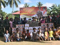 Danrem Bangun Nawoko Bagikan Sembako Kepada Warga SP 1 Yasa Mulya Merauke