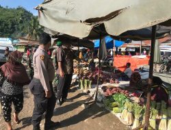 Di Pasar Youtefa, Satuan Samapta Polresta Bersama Disprindakop Kota Gelar Penertiban dan Sweeping Penggunaan Masker