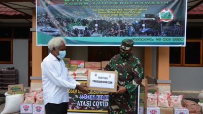 Jelang HUT Kodam Cenderawasih ke-57, Pangdam Bagikan Sembako di Sentani