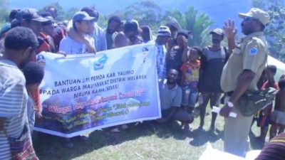 Pemda Yalimo Salurkan Bantuan Beras Gunakan Pesawat Terbang