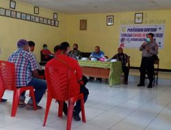 Polisi Awasi Pendistribusian Sembako Kepada Masyarakat