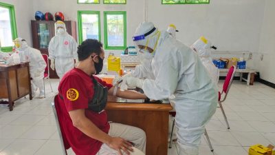 Polres Biak dan Dinas Kesehatan Gelar Rapid Test Untuk Umum