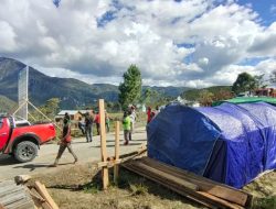 Kapolres Mamteng Ancam Tembak Mati Warga Sipil Dan Bongkar Palang Di Wollo