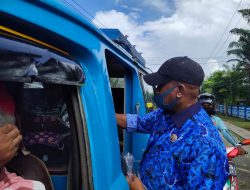 ASN Biak Numfor Bagikan Ribuan Masker Gratis Kepada Masyarakat