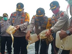Pimpin Pemusnahan Miras Lokal, Kapolda Papua Atensi Jajaran Polres Berantas Hingga Tuntas
