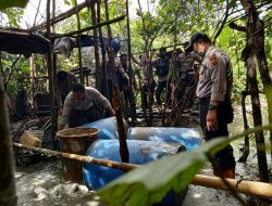Polisi Bongkar 5 Pabrik Penyulingan Miras Lokal di Area Perkebunan SP4