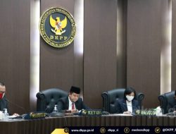 Ketua dan Tiga Anggota KPU Mamberamo Raya Di Pecat