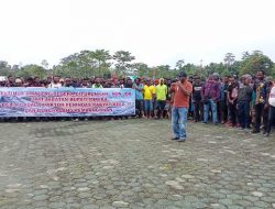 Diduga Gelapkan Dana Wartsing, Masyarakat Demo Nonjobkan Bupati Eltinus Omaleng