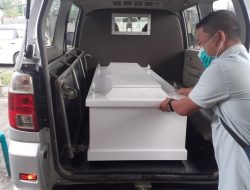 Jenazah Badawi, Tukang Ojek yang Tewas di Tangan KKSB Intan Jaya Diterbangkan Kampung Halamannya