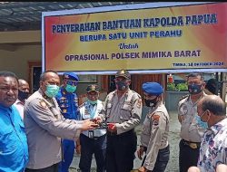 Tingkatkan Pelayanan Kepada Masyarakat Pesisir, Kapolda Papua Beri Bantuan Perahu