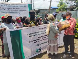 YIIM Salurkan Bantuan Bagi 150 Mama-Mama Di Jayawijaya