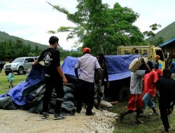 Wujudkan Aspirasi Jemaat GIDI, Wabup Jayawijaya Salurkan 100 Sak Semen