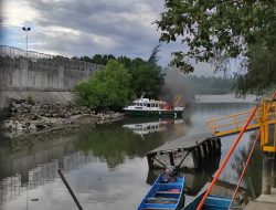 Polisi Investigasi Terbakarnya Kapal Angkut Karyawan PT Freeport Indonesia