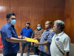 Datangi Kantor Bawaslu Papua, Tim CODE Laporan Dugaan Kecurangan Pilkada Pegubin