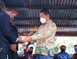 Bupati Jayawijaya Resmikan Gedung Kapela Kampung Yomosimo