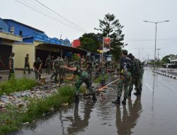 Kodim 1702 Jayawijaya Gelar Pembersihan, Ajak Warga Bersihkan Drainase Kota