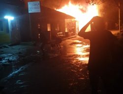 Belasan Bangunan di Kali Acai Abepura, Hangus Terbakar
