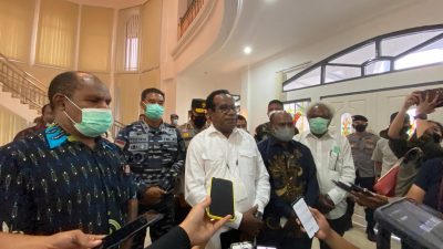 Bendera Setengah Tiang Untuk Klemen Tinal