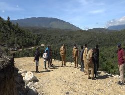 Apresiasi Usaha Masyarakat Bangun Jalan Swadaya, Bupati Minta Kepala Kampung Beri Dukungan