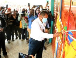 Bupati Resmikan Kantor Klasis Daerah Tagineri