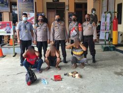 Polisi Abepura Tangkap Tiga Penjudi Sabung Ayam Beserta Barang Bukti