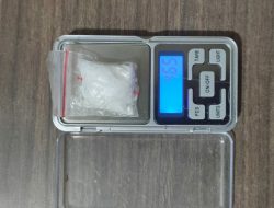 Ambil Sabu di Jasa Pengiriman, Seorang Wanita Ditangkap Polisi