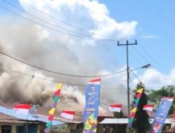 Warga Bakar Polsek Nimboran Karena Seorang Warga Ditembak
