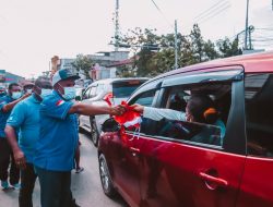 Bangkitkan Semangat Kemerdekaan, Demokrat Papua Bagikan 1000 Bendera Merah Putih