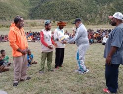 Sambut Natal 2021, Pemuda Distrik Pelebaga Gelar Turnamen Sepak Bola dan Voli