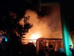 Lima Unit Rumah Guru di Waena Dilahap si Jago Merah