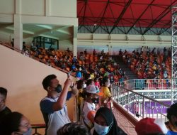 Kemeriahan Suporter Menyaksikan Partai Semifinal Bulu Tangkis