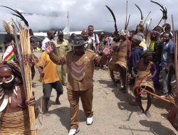 Bupati Didimus Resmikan Lapter Fentehik Distrik Hereapini