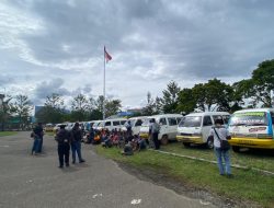 Siap Palang Pertamina, Supir Taxi Minta Pemerintah Cabut Sistim Kupon